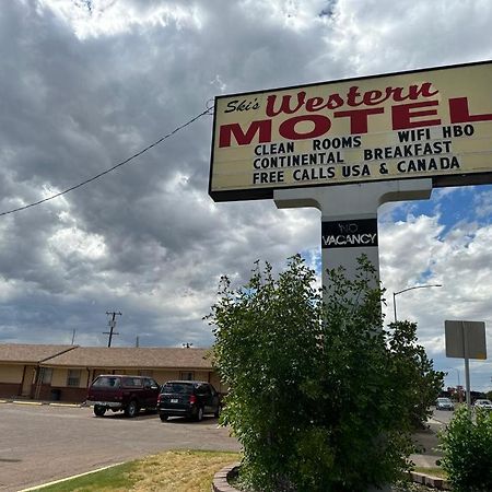 Ski'S Western Motel Great Falls Exterior foto