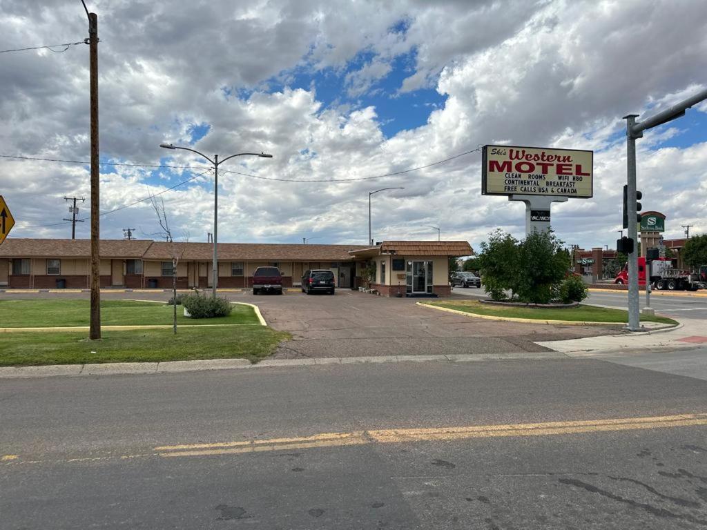 Ski'S Western Motel Great Falls Exterior foto